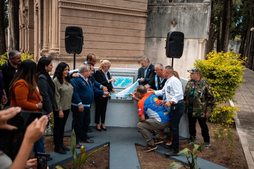 Se Inaugur Un Cenotafio En Honor A Los Ca Dos En Malvinas En El