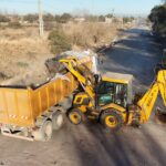 Limpiaron 500 metros lineales de canal sobre calle Calingasta