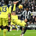 El Cuti Romero anotó un doblete para el empate del Tottenham