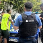 La Guardia Urbana detectó a cinco personas que utilizaban chalecos apócrifos municipales y cuidaban coches en la zona de plaza Colón